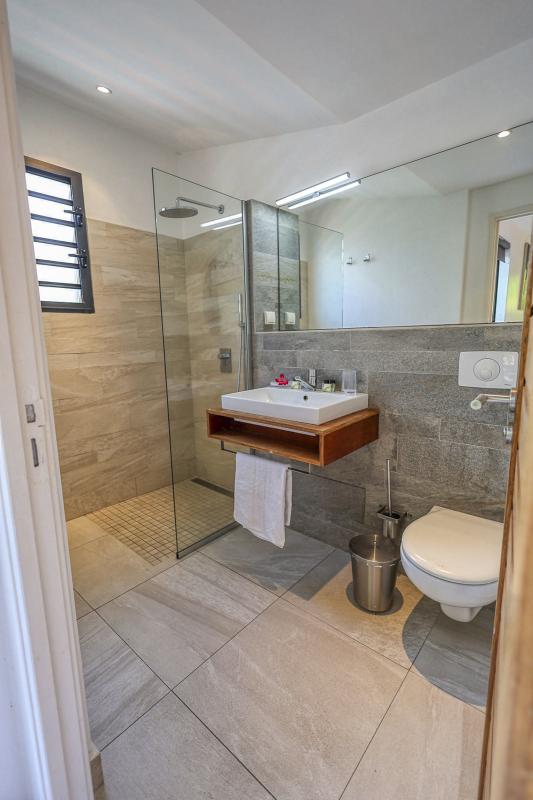 39.Location villa piscine Le Gosier Guadeloupe_Chambre 4
